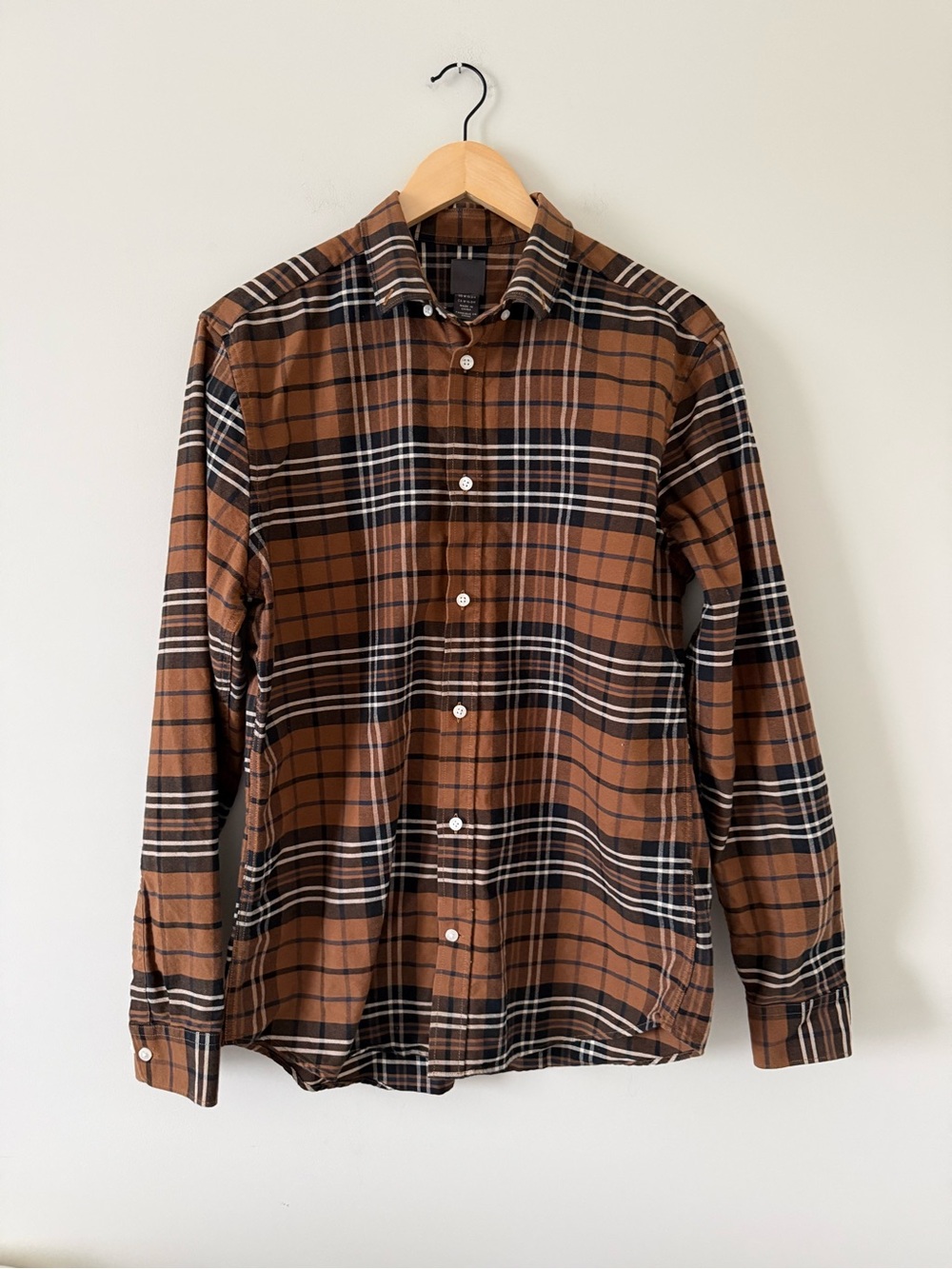 H&M | Men’s Brown and Black Plaid Button-Down Shirt (size medium)